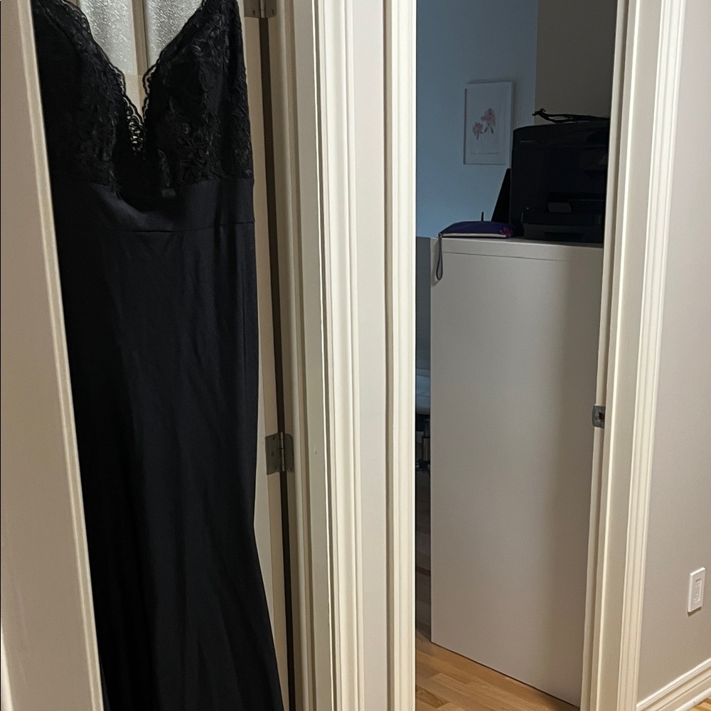 Elegant Lace Evening Gown in black